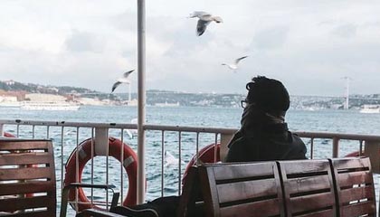 国台办发声后，赖清德急了！洪秀柱登上天安门，称“回来就抓”？