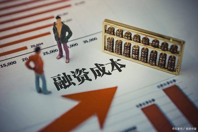 人民币对美元跌破7.12：股市债市新风向，投资者如何应变？