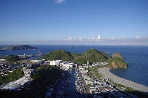 打不垮俄，“枪口”立马对准台海？拜登想动真格，董军早已把话说透
