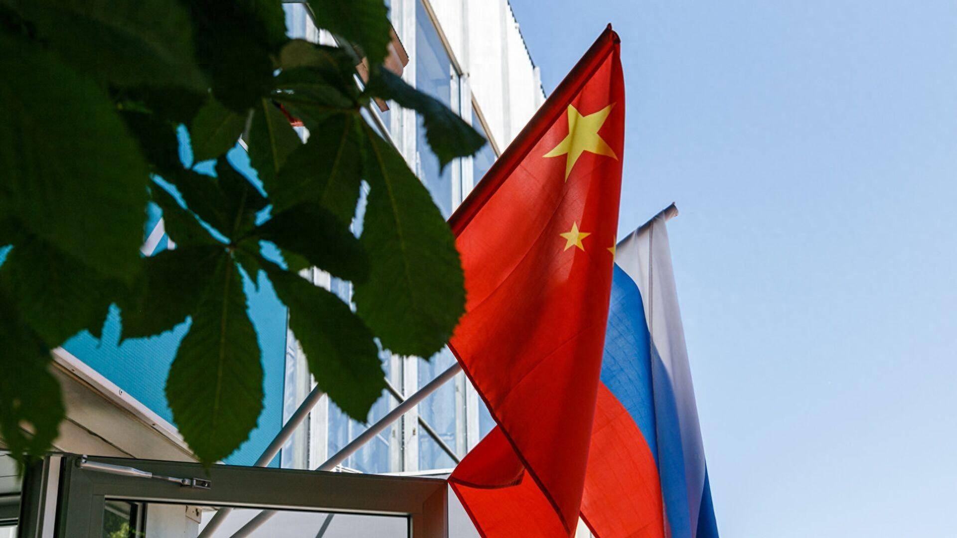55国打不垮俄，美国怪罪中国，人民币付款停滞，中俄贸易发生质变