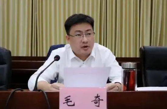 与他人发生不正当性关系，毛奇落马后，江西万年新县委书记已到任