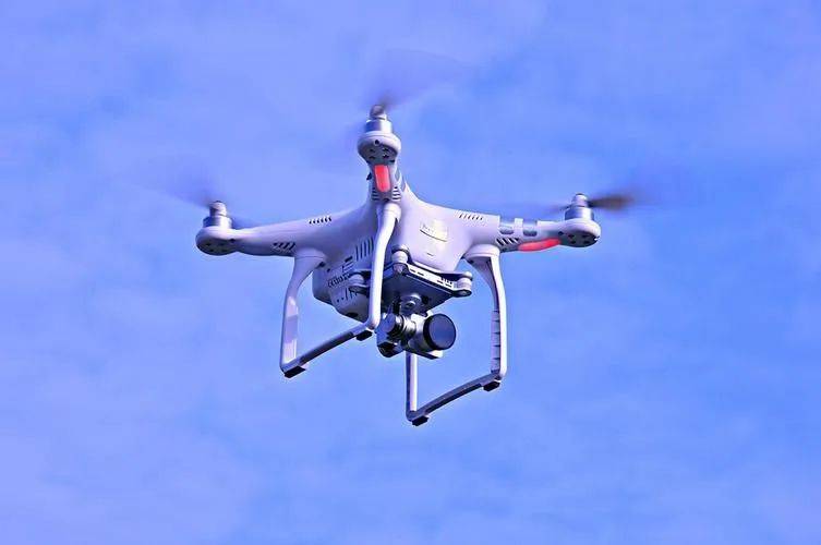 泽连斯基最后的疯狂？俄贝加尔湖畔空军基地被炸，释放信息量大