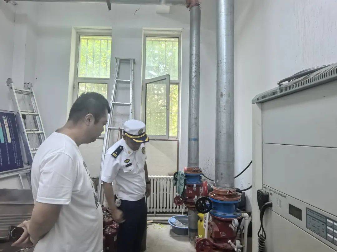 营口消防沿海产业基地大队深入辖区单位开展消防安全检查