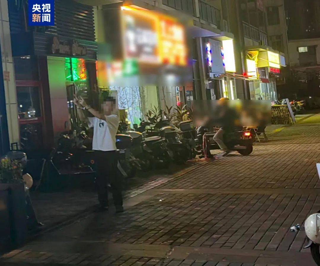 高空抛下自行车等，林某（男，24岁）被刑拘