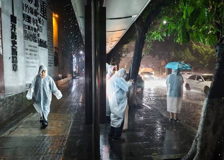 暴雨浇灭高温，加速入秋！重庆史上最长夏季终于结束
