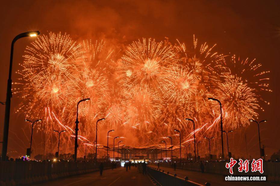 湖南浏阳焰火大会 6国焰火团队夜空对决