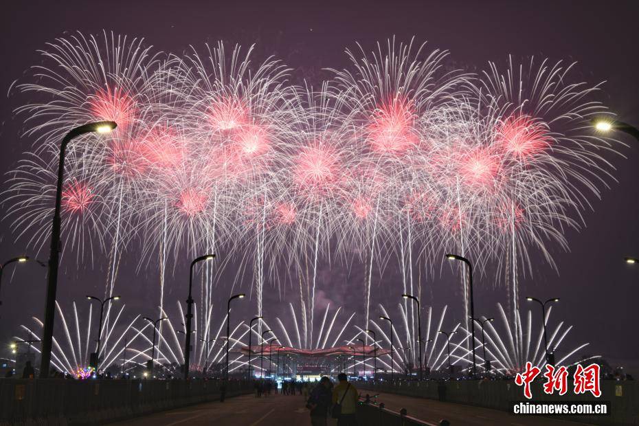 湖南浏阳焰火大会 6国焰火团队夜空对决