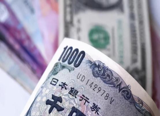 货币(货币基金抢手一季度猛增万亿)